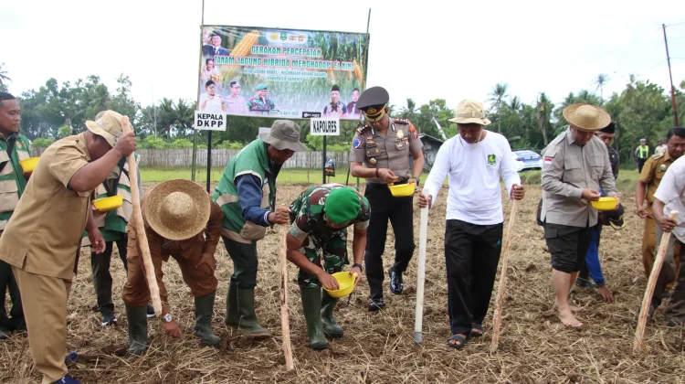 Kapolres Sumenep Dukung Percepatan Tanam