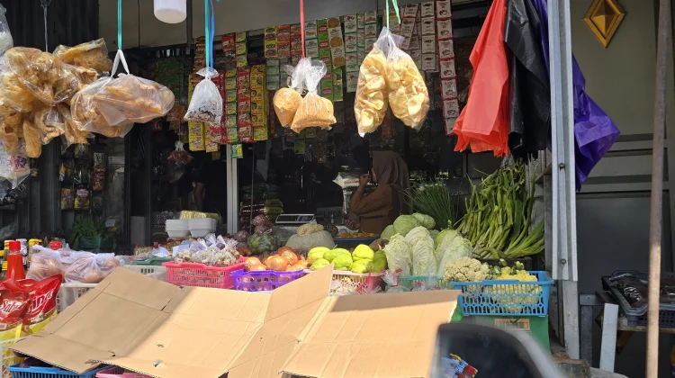 Harga Tomat di Pasar Anom Sumenep Naik hingga Seratus Persen