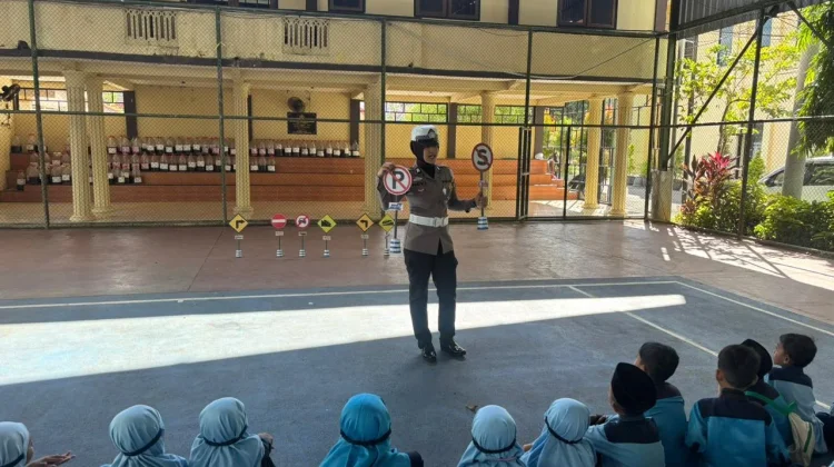 Satlantas Sumenep Ajak dan Ajari Anak Tertib Lalin