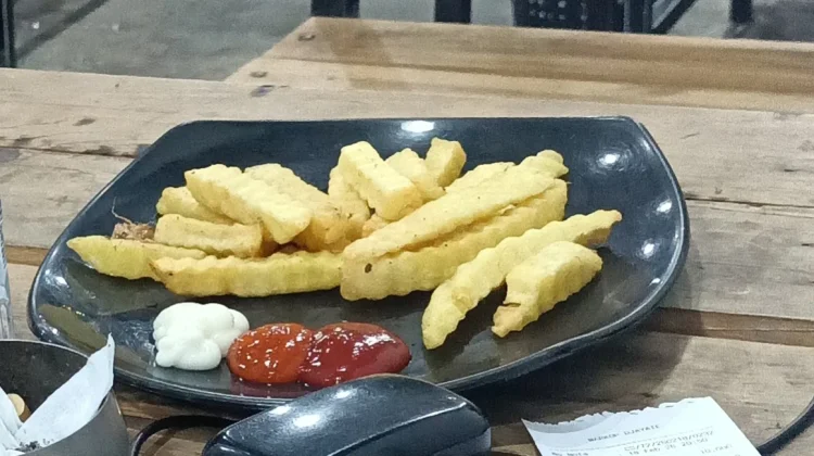 Penyajian Kentang Goreng di Sumenep Semakin Kreatif, Tarik Minat Anak Muda