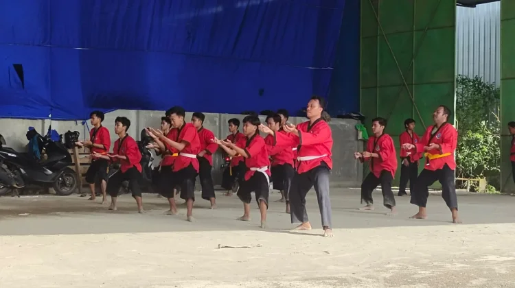 Latihan Rutin Sinar Putih Bentuk Kesehatan Fisik dan Mental