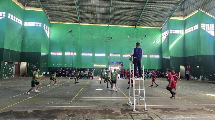 Dua Puluh Tim Voli Guru Antusias Ikuti Fun Volley Hardiknas