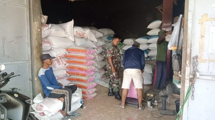 Babinsa Sumenep Turun Langsung ke Penggilingan, Pastikan Rantai Pasok Beras