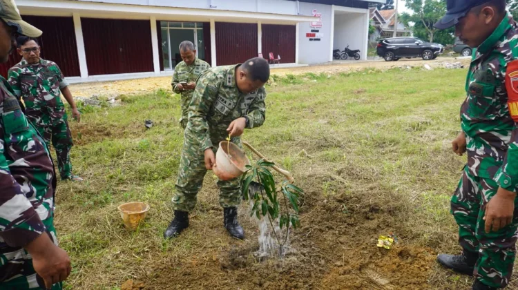Tanam Mangga di Koperasi Merah Putih, Dandim Sumenep Dorong Ekonomi Desa