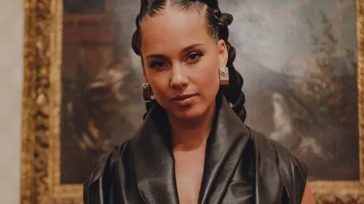 Rahasia Kulit 'Kinclong' Alicia Keys dengan Riasan "No Make-Up Look'