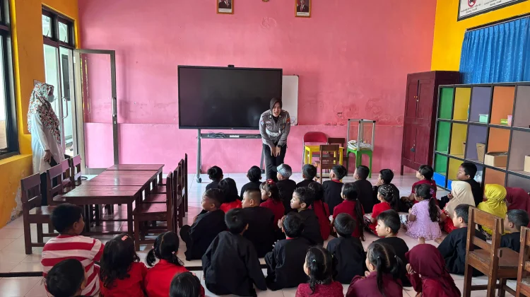Satlantas Polres Sumenep Tanamkan Tertib Lalu Lintas Melalui Polisi Sahabat Anak