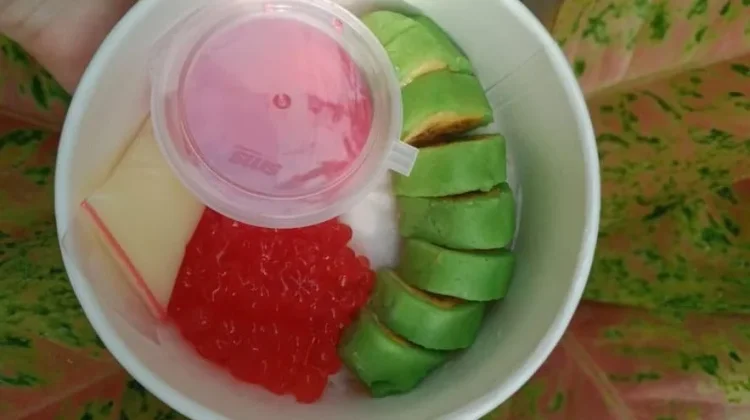 Nikmatnya Es Pisang Ijo, Pelepas Dahaga
