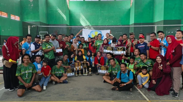 Tim voli Putra Bluto dan Tim Voli Putri Dasuk Juarai Fun Volley Guru 2026