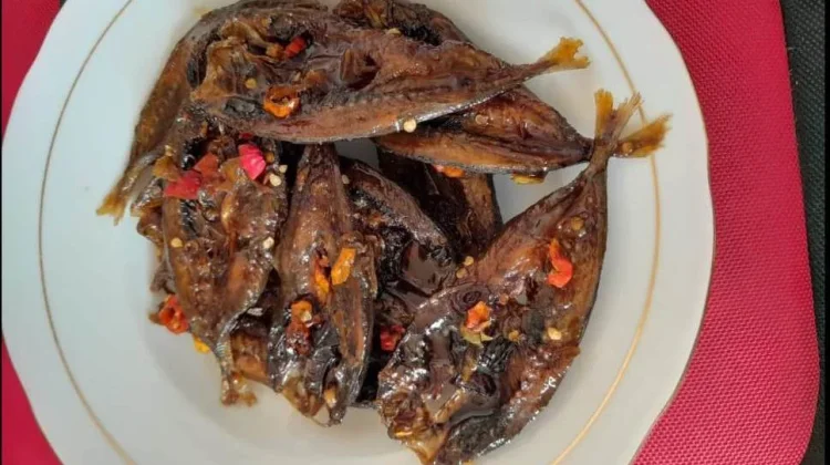 Nikmatnya Ikan Asin Bumbu Pedas Bikin Nagih