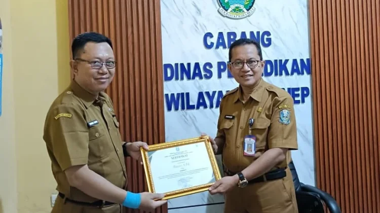 Guru SMAN 1 Gayam Juara Esai Hardiknas Cabdin Pendidikan Wilayah Sumenep
