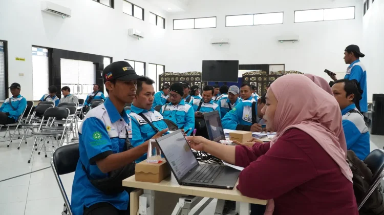 PLN UP3 Madura Gelar Cek Kesehatan Gratis untuk Petugas Biller