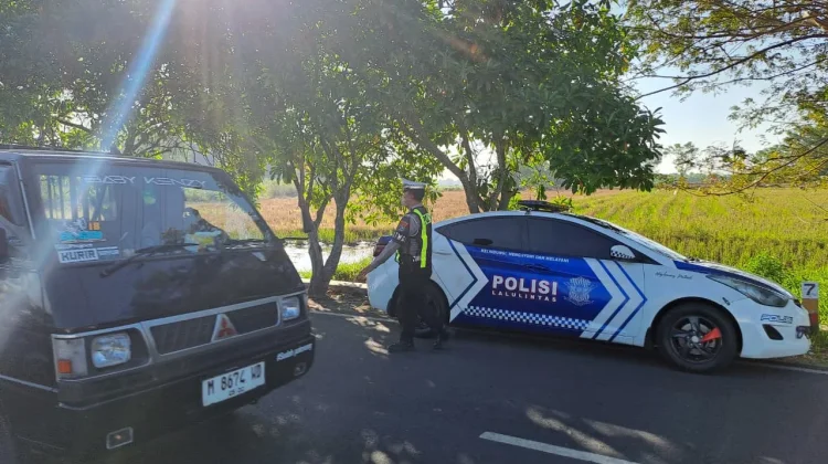Satlantas Polres Sumenep Intensifkan Patroli Titik Rawan Laka di Jalur Nasional