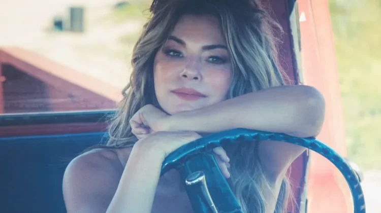 Shania Twain Hadirkan Sisi Personal dalam Single Baru ‘Dirty Rosie’