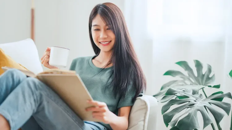Pentingnya Perempuan Membaca untuk Masa Depan yang Lebih Cerah