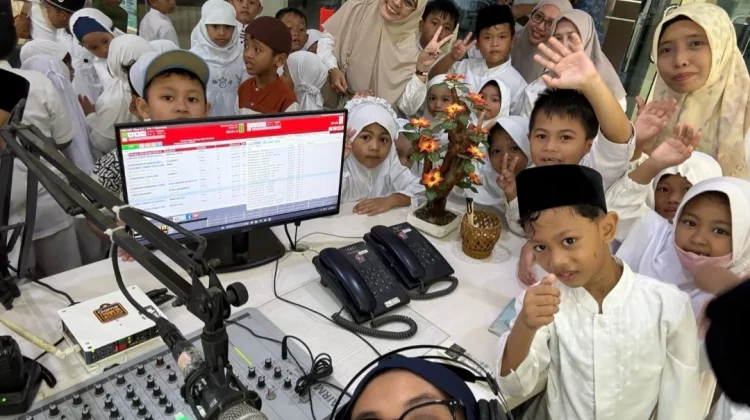 PAUD Suryalaya Belajar Penyiaran di Studio RRI Sumenep