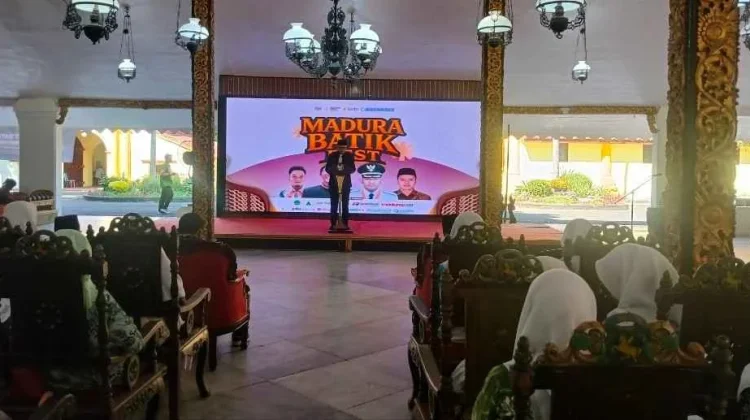Pelajar Sumenep Belajar Membatik di Keraton, Kenalkan Batik sejak Dini