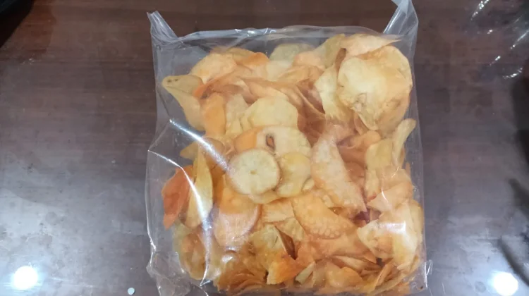 Keripik Singkong Balado Tetap Jadi Cemilan Favorit