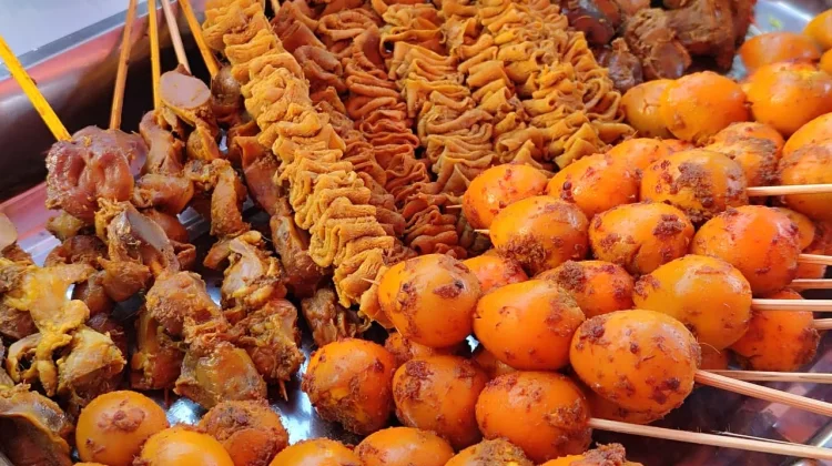 Jeroan Tusuk Masih Jadi Primadona Kuliner Pinggir Jalan
