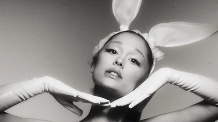 Ariana Grande Rayakan 10 Tahun “Dangerous Woman” lewat Edisi Spesial