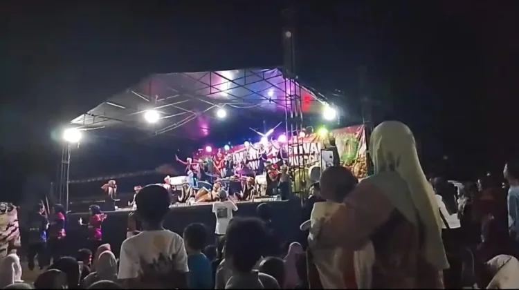 Pasar Malam Dipadati Ribuan Warga, Jadi Hiburan Favorit Keluarga