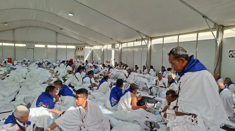 Momen Khusyuk Wuquf, Jemaah Haji Sumenep Menangis Haru
