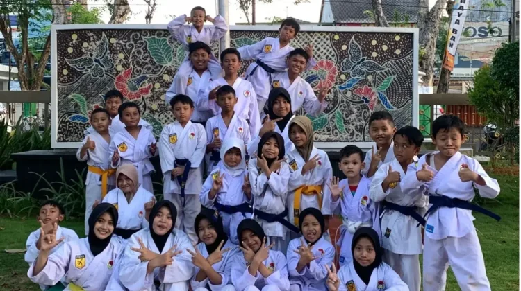 Karateka Belia Pamekasan Intensifkan Latihan Rutin demi Cetak Atlet Profesional