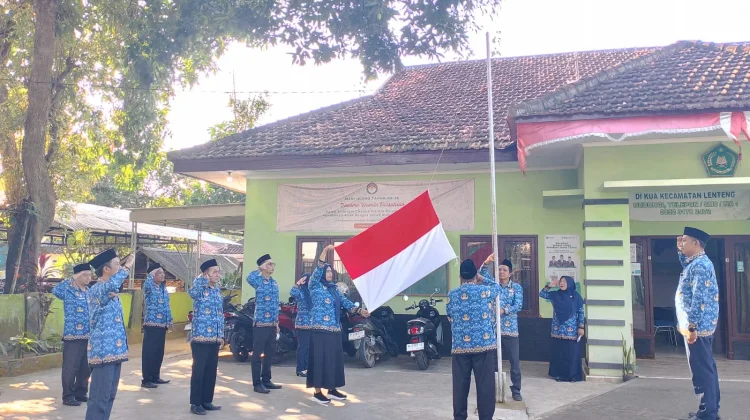KUA Lenteng Laksanakan Upacara Perkuat Semangat Nilai Pancasila