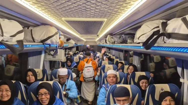 Jelang Kepulangan, Jemaah Haji Diingatkan Tak Bawa Zamzam di Koper