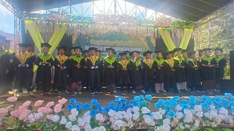 Lulus Sekolah, Siswa Diingatkan Pegang Filosofi Buppa', Babu', Guru, Rato