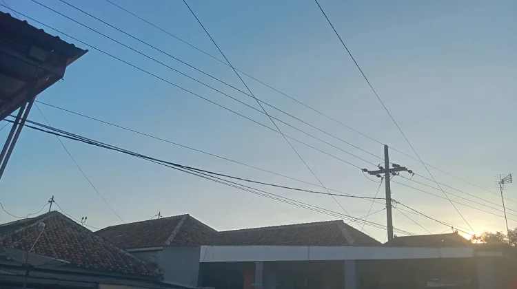 Cuaca Kalianget Cerah Berawan Dukung Aktivitas Masyarakat Hari Ini