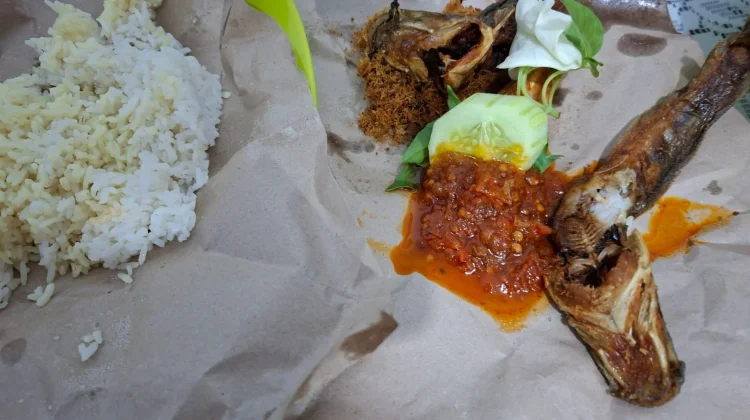 Lalapan Lele Masih Digemari