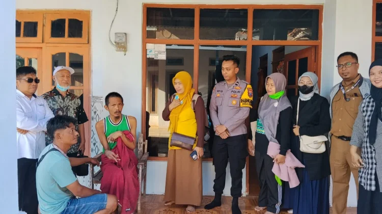 Tim Kesehatan Sumenep Tinjau Pasung Orang dengan Gangguan Jiwa di Desa Kebunan