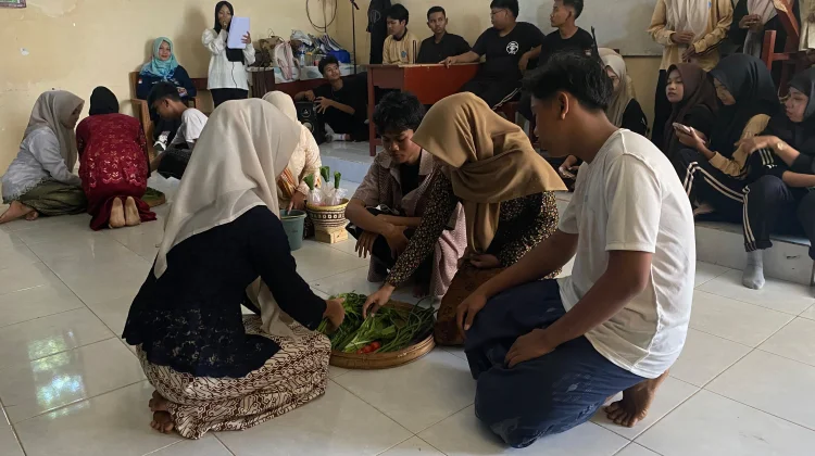 Drama Hotel Yamato Warnai Pembelajaran Bahasa Indonesia di SMAN 1 Kalianget