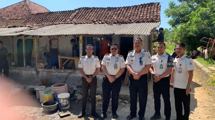 Tiga UPT Pemasyarakatan Gotong Royong Bedah Rumah Warga