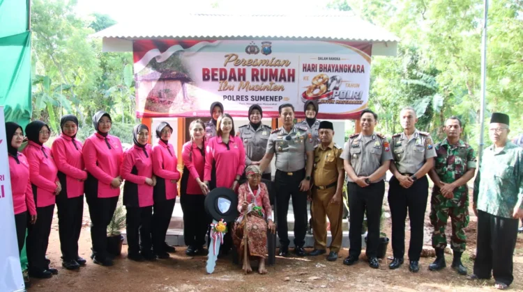 Hari Bhayangkara, Polres Sumenep Resmikan Bedah Rumah
