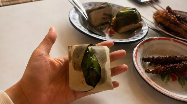Nasi Kucing Angkringan, Kuliner Sederhana yang Menyatukan Berbagai Kalangan