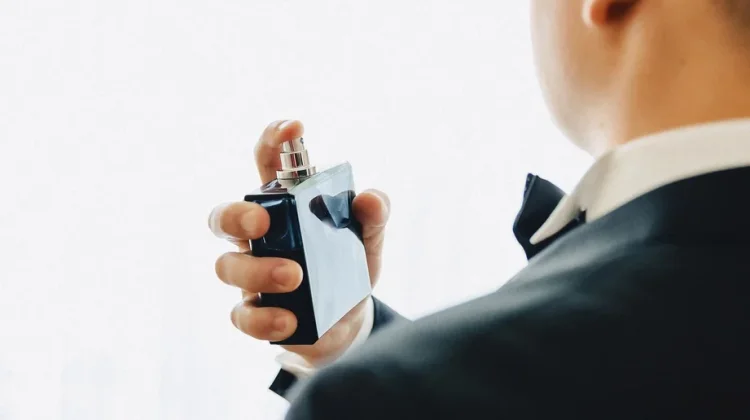 Parfum di Leher Sebabkan Kanker? Ini Faktanya