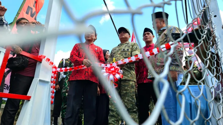 Danrem Resmikan Jembatan Perintis Garuda, Hubungkan Dua Desa di Ambunten