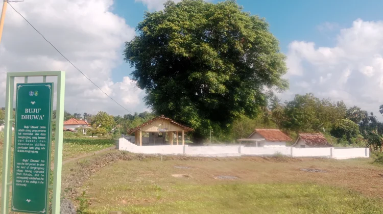 Buju’ Dhuwa’  Makam Empu Pembuat Keris Pertama di Aeng Tong-Tong