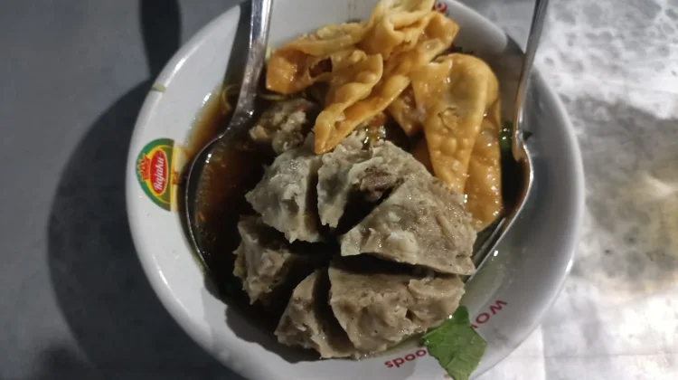 Semangkuk Kehangatan yang Tak Pernah Kehilangan Penggemar