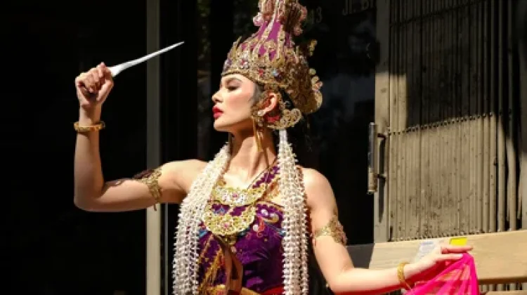 Empu Keris Perempuan: Melawan Stereotipe di Balik Profesi yang Dianggap Maskulin