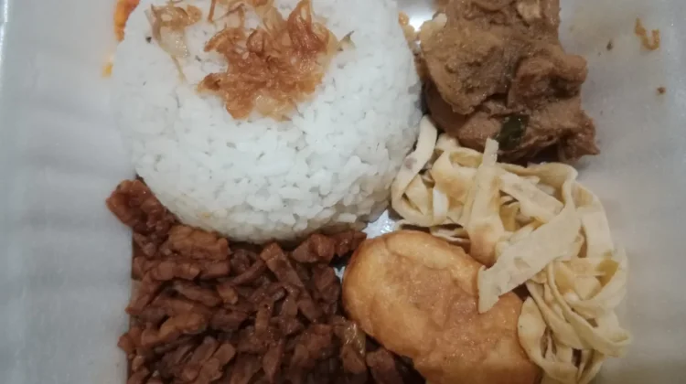 Kelezatan Nasi Romi Sumenep, Pilihan Utama Sarapan Pagi Keluarga