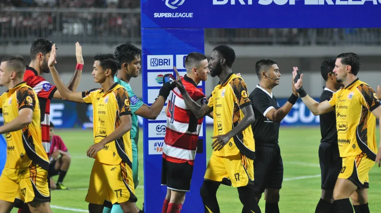 Cerita Rakhmat Basuki Bertahan dari Tekanan hingga Selamatkan Madura United