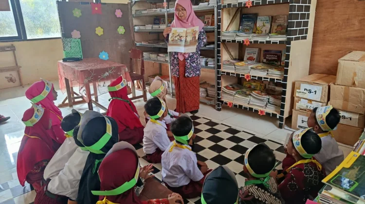 SDN Mantajun I Tanamkan Budaya Literasi lewat Pengenalan Perpustakaan