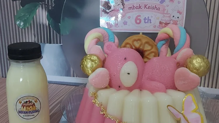 Endang sulistiani owner Doyan Puding yang lagi viral