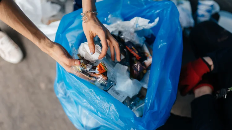Halo RRI: Pelapor Soroti Kesadaran Buang Sampah saat "Event"
