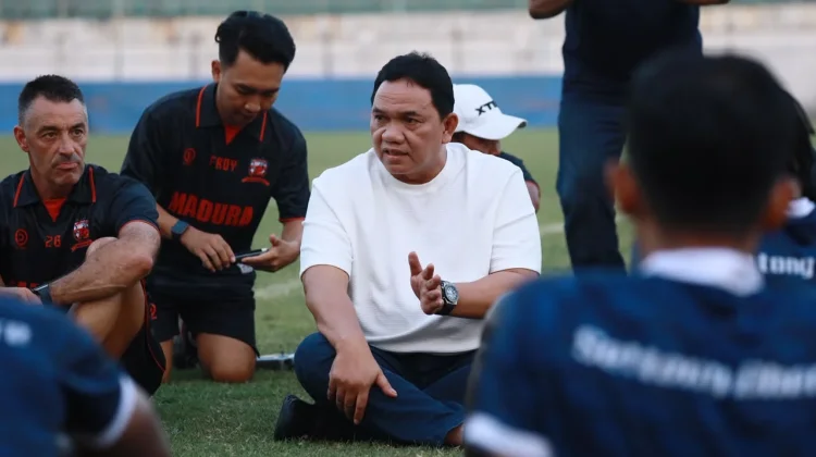 Achsanul Qosasi Optimistis Melihat Semangat Pemain Madura United di Latihan Hari