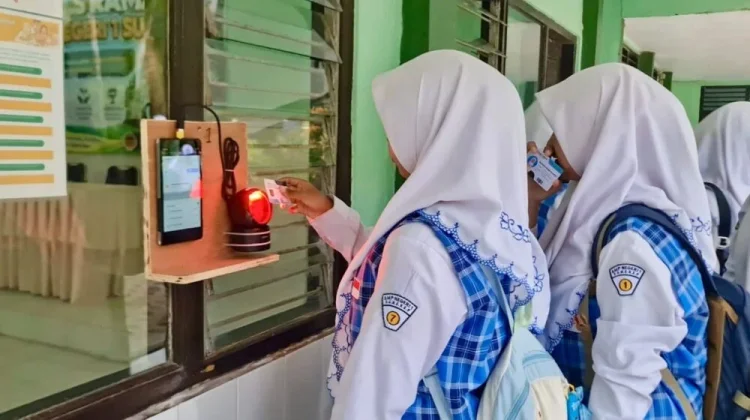 SMPN 1 Sumenep Terapkan Absensi Digital Demi Dorong Disiplin Siswa