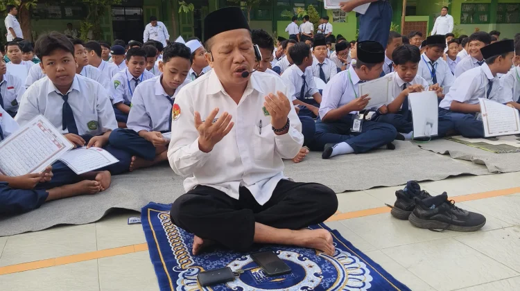Pembiasaan Salat Dhuha dan Khotmil Al-Qur'an Perkuat Karakter Religius Siswa