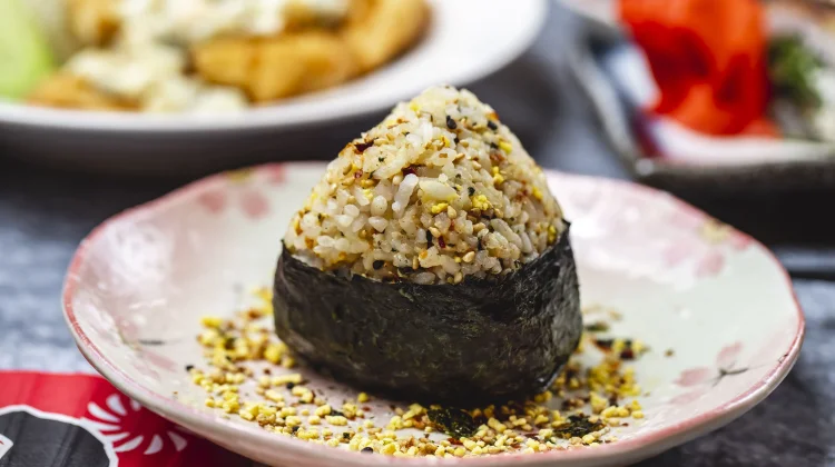 Resep Onigiri Sederhana, Bekal Sehat dan Praktis untuk Anak Sekolah